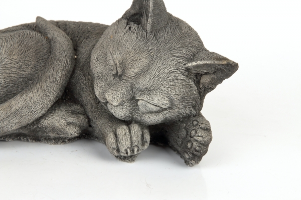 Soška kočky v klubíčku 20x15x8cm