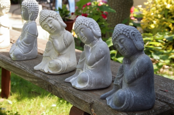 Soška sedící Buddha beton 12x16x11cm