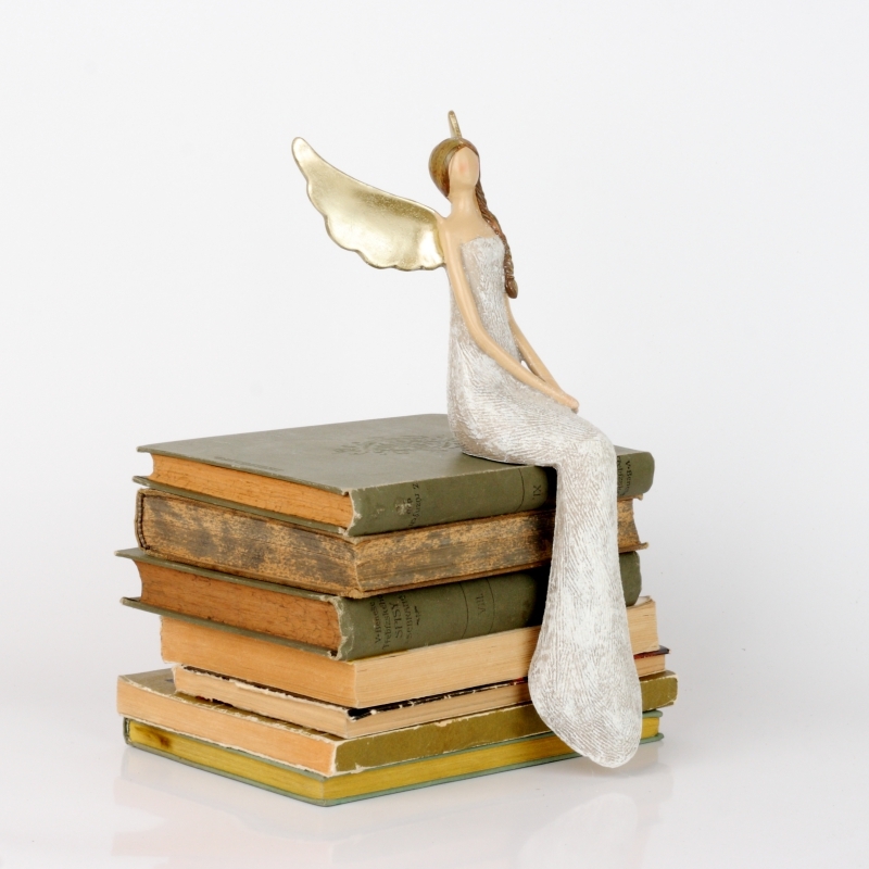 Soška sedícího anděla se stříbrnými křídly 30cm - POŠKOZENO