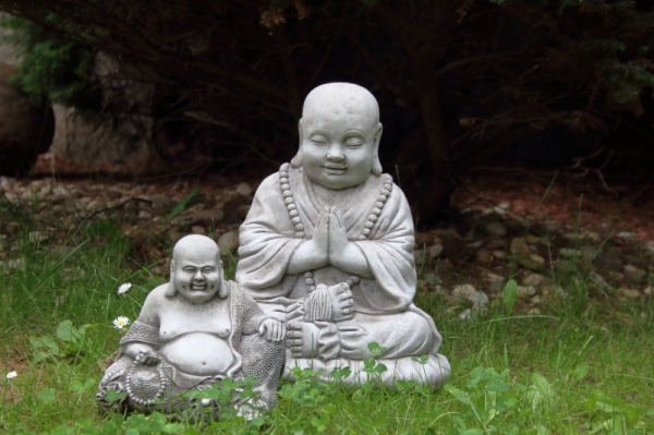 Soška Šťastný Buddha beton, 19cm