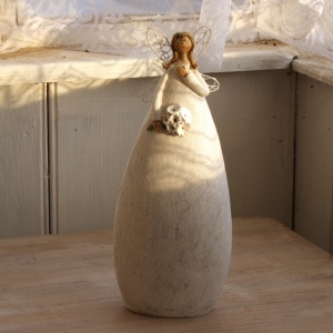 Soška víla v bílých šatech Ruka na srdci 27cm