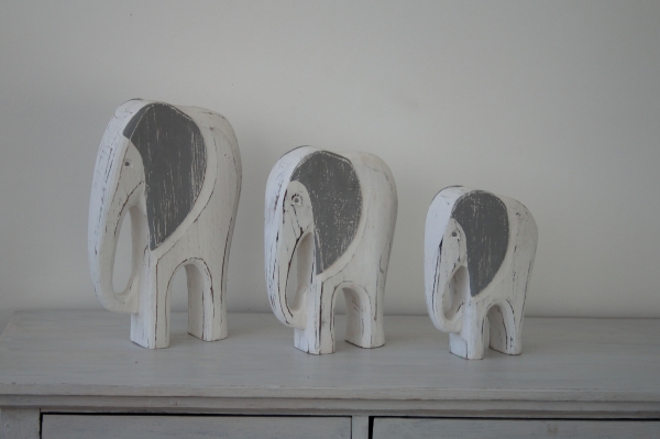 Soška vyřezávaný slon 30cm