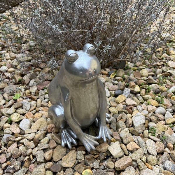 Soška žába 20 x20 x 30 cm stříbrná