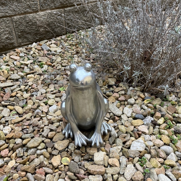 Soška žába 20 x20 x 30 cm stříbrná