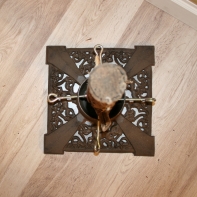 Stabilní litinový stojan na vánoční stromek 33x33cm i na široký kmen