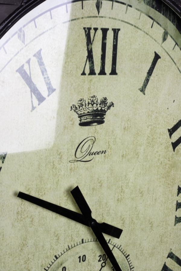 Starodávné nástěnné hodiny s teploměrem 93cm