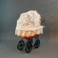 Starodávný kočárek pro panenku 42x48x22cm