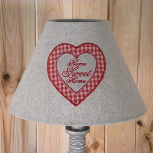 Stínidlo na lampu červené srdce 15cm