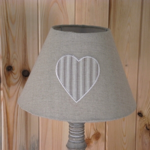 Stínidlo na lampu pruhované srdce 15cm