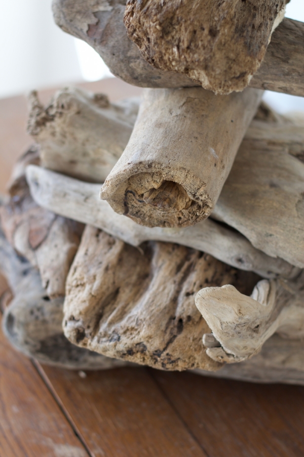 Stojací lampa z náplavového dřeva 60cm