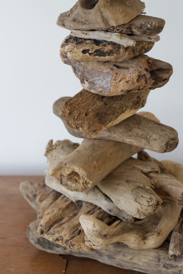 Stojací lampa z náplavového dřeva 60cm