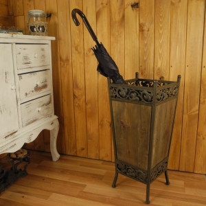 Stojan na deštníky 