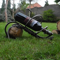 Stojan na jednu láhev vína v kameni 42x22x28cm