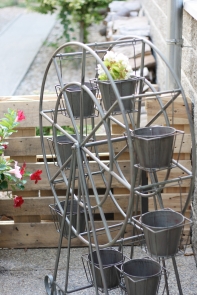 Stojan na květiny kolotoč 119cm