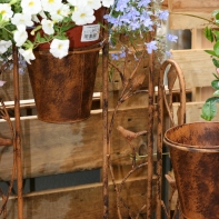 Stojan na květiny kovový 110x80cm