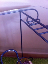 Stojan na víno - rýha na skle