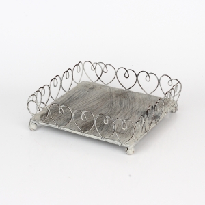 Stojánek na ubrousky kovový motiv srdce 19x19cm