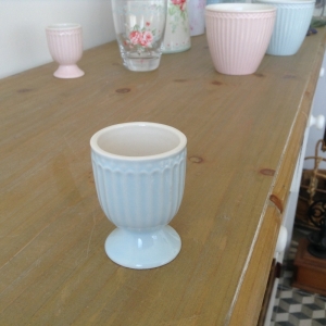 Stojánek na vajíčka Alice pale blue 6,5cm