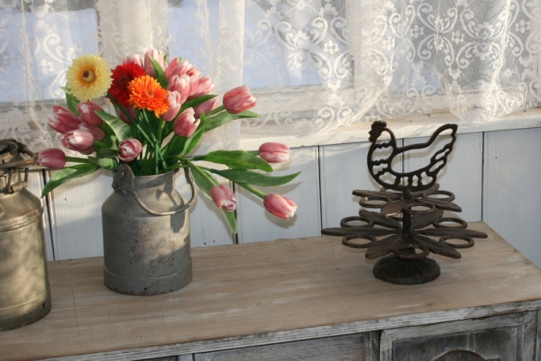 Stojánek na vajíčka litina 