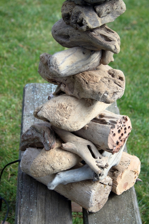 Stolní lampa z náplavového dřeva 60cm