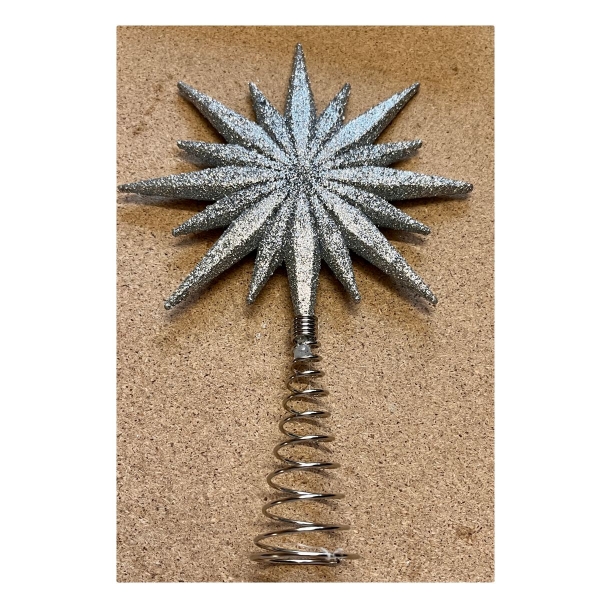 Stříbrná hvězda na špičku stromku 