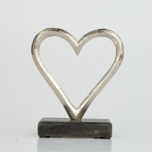 Svatební dekorace větší srdce 9,4 x 5,1 x 11 cm kov a dřevo