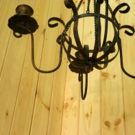 Svícen kovový závěsný