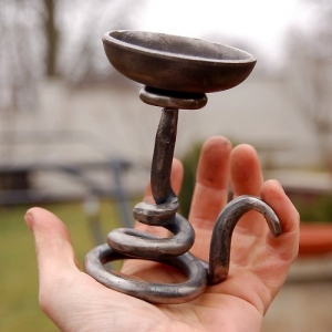 Svícen vytáhlý ručně kovaný 13cm