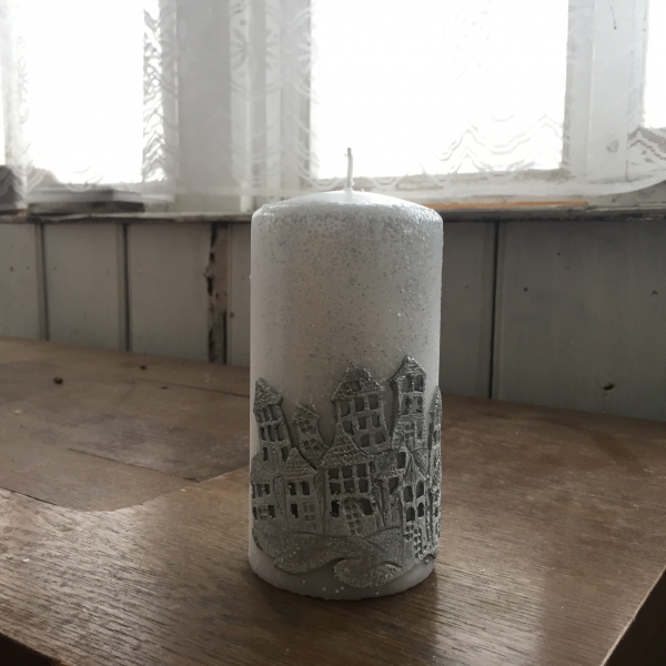 Svíčka vánoční čas válec bílý 7x14cm