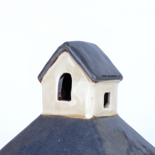 Svítící domeček kaplička na návsi 11 x 16,5 x 8 cm