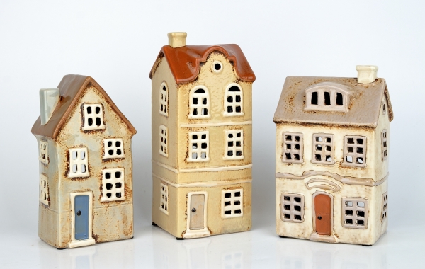 Svítící vánoční domeček 10 x 18,5 x 7,5cm