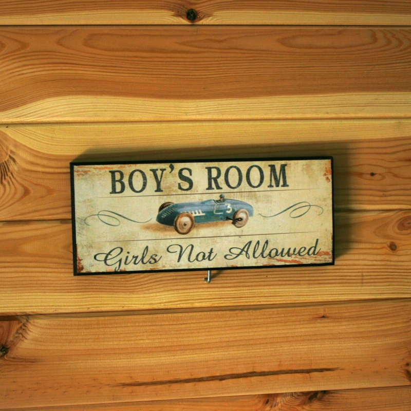 Tabulka Boys Room