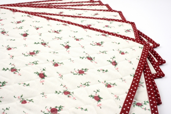 Textilní prostírání na stůl kytičky 33x48cm 