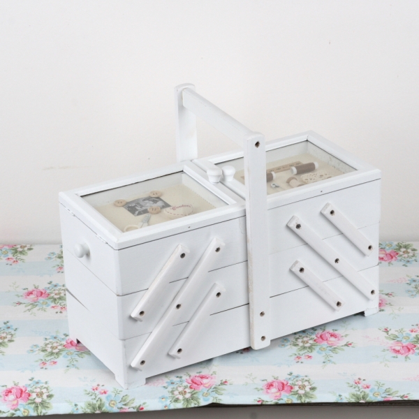 Třípatrová krabička na šití 36x19x28cm