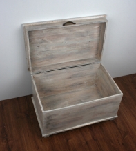 Truhla dřevěná s patinou 60x38x33 cm