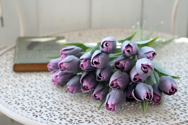 Tulipán umělý švestkově fialový