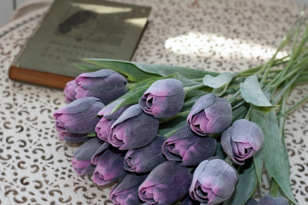 Tulipán umělý švestkově fialový