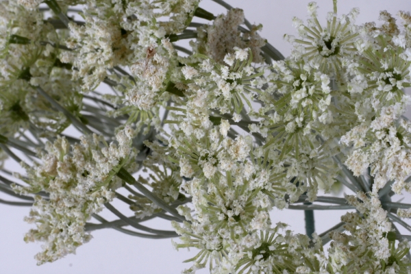 Umělá květina bílý anýz 59cm