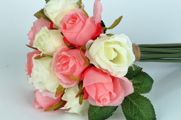 Umělá kytice růží 30cm