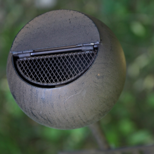 Uzavíratelný popelník 81cm