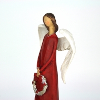 Vánoční dekorace - anděl držící věnec 30,5cm