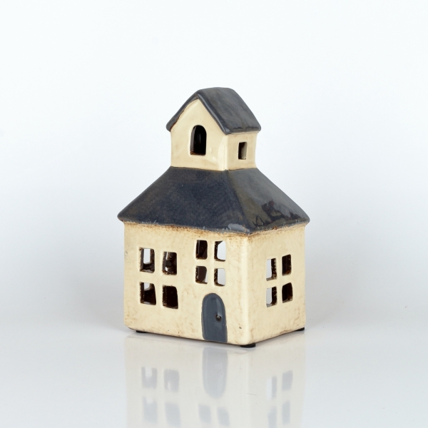 Vánoční dekorace domeček se zvoničkou a tmavou střechou