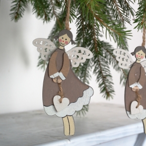 Vánoční dekorace dřevěný závěsný anděl hnědý 12cm