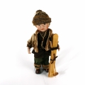 Vánoční dekorace - porcelánová panenka chlapec s lyžemi 43cm