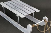 Vánoční dekorace sáně bílé 30,5cm