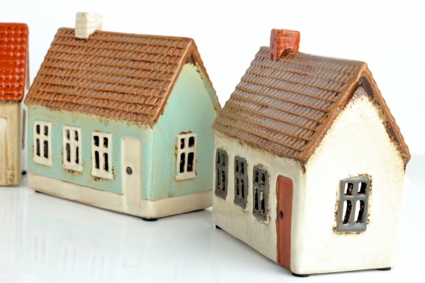 Vánoční dekorace svítící domeček 14x7x13cm