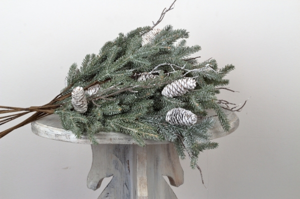 Vánoční dekorace umělá větev jehličnatá 70cm