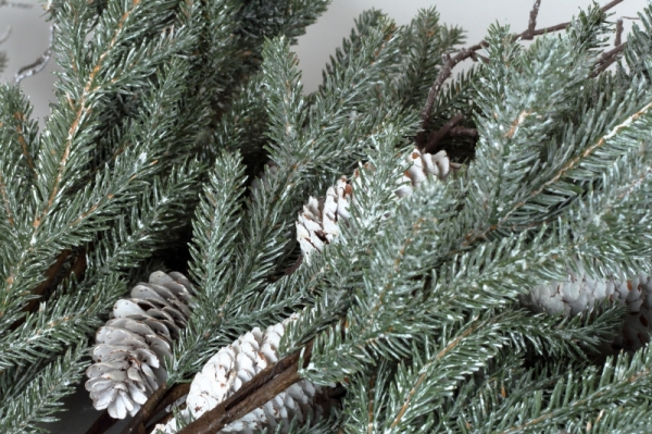 Vánoční dekorace umělá větev jehličnatá 70cm