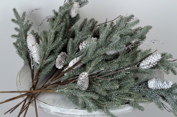 Vánoční dekorace umělá větev jehličnatá 70cm