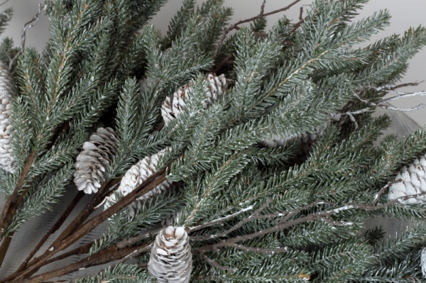 Vánoční dekorace umělá větev jehličnatá 70cm